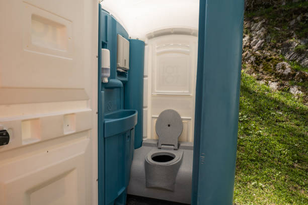 Best Portable restroom trailer rental  in Island Lake, IL